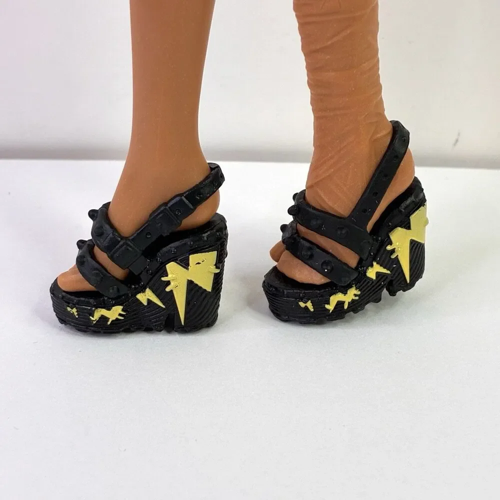 Monster High G3 Scare-adise Island Frankie  Black Lightning Wedge Sandals